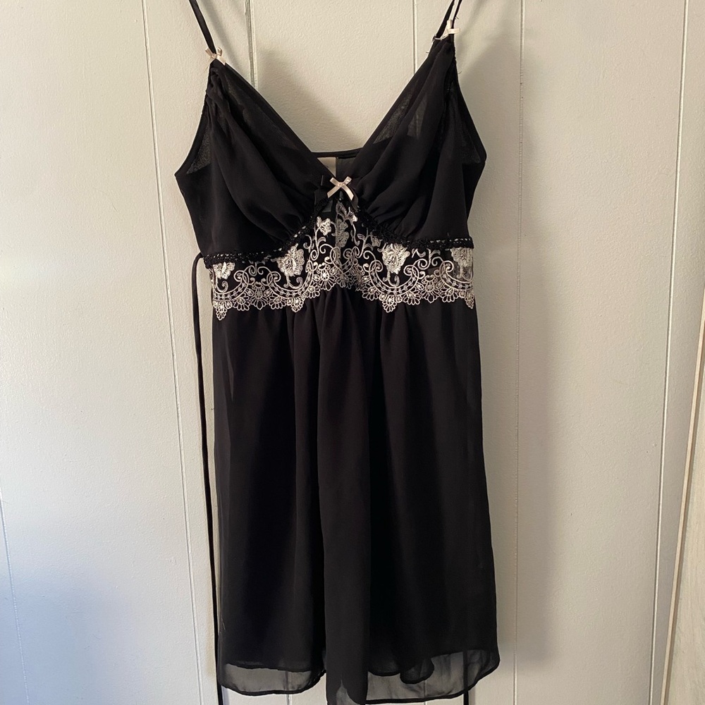 In Bloom Black Lace Chemise